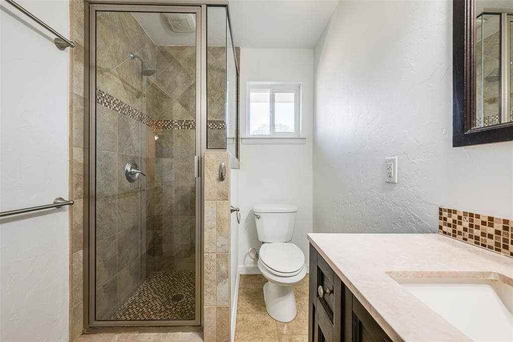 9151 Bretshire Drive, Dallas, TX 75228 9151 Bretshire Drive, Dallas, TX 75228