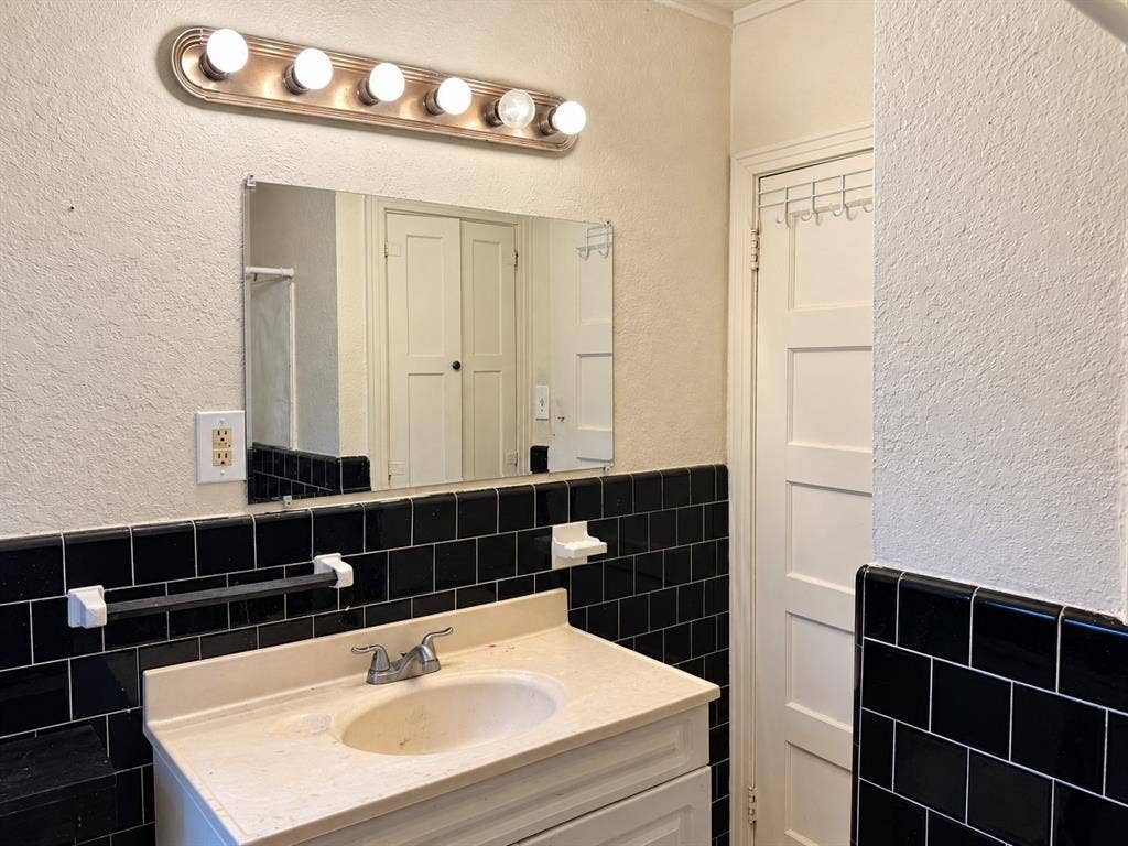2729 Pine Avenue, Waco, TX 76708 2729 Pine Avenue, Waco, TX 76708
