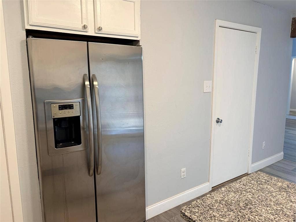 1025 Fox River Lane, Fort Worth, TX 76120