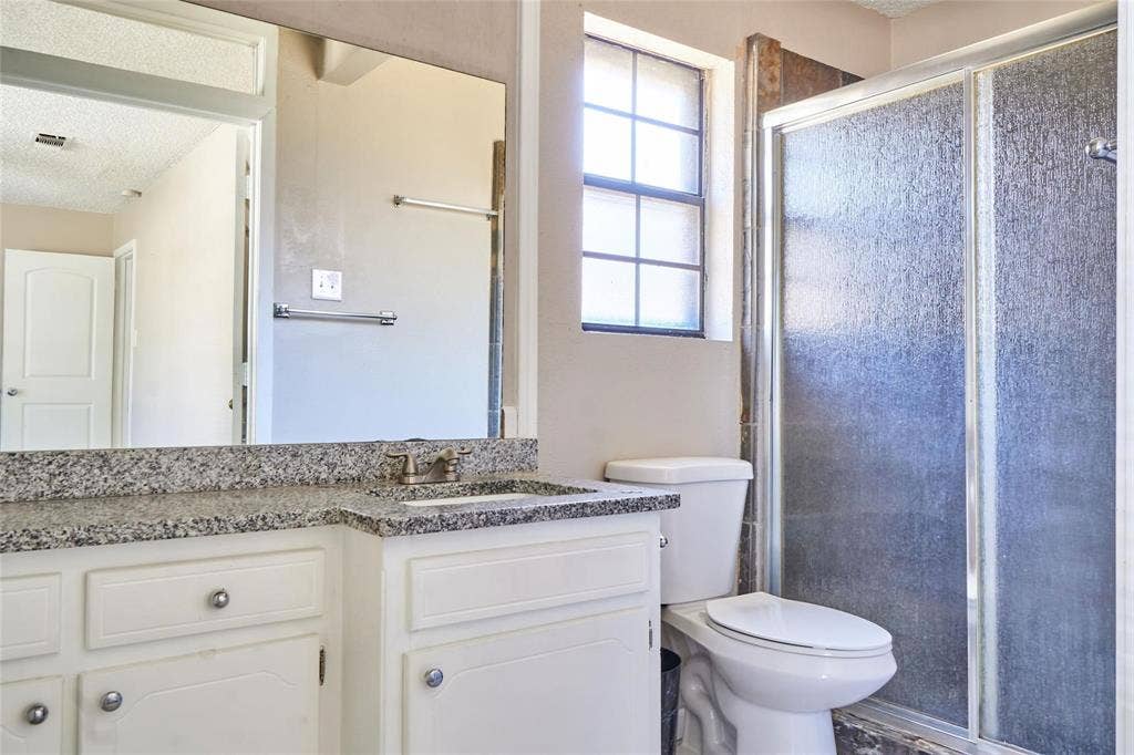 1025 Fox River Lane, Fort Worth, TX 76120