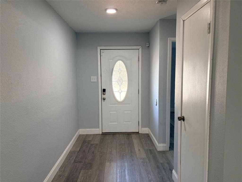 1025 Fox River Lane, Fort Worth, TX 76120