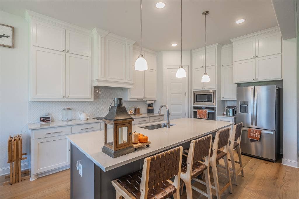 3760 Cherry Laurel Lane, Ovilla, TX 75154 3760 Cherry Laurel Lane, Ovilla, TX 75154