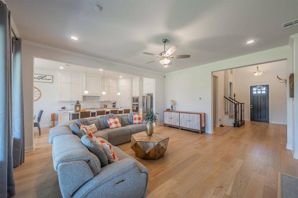 3760 Cherry Laurel Lane, Ovilla, TX 75154 3760 Cherry Laurel Lane, Ovilla, TX 75154