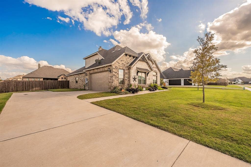 3760 Cherry Laurel Lane, Ovilla, TX 75154 3760 Cherry Laurel Lane, Ovilla, TX 75154