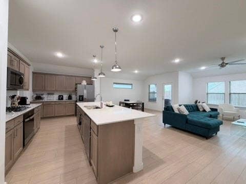 670 Parkside Drive, Lavon, TX 75166 670 Parkside Drive, Lavon, TX 75166