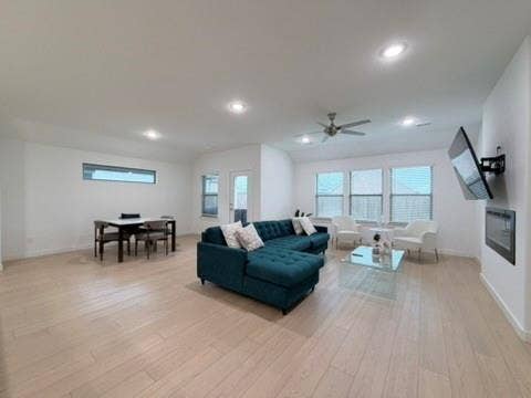 670 Parkside Drive, Lavon, TX 75166 670 Parkside Drive, Lavon, TX 75166