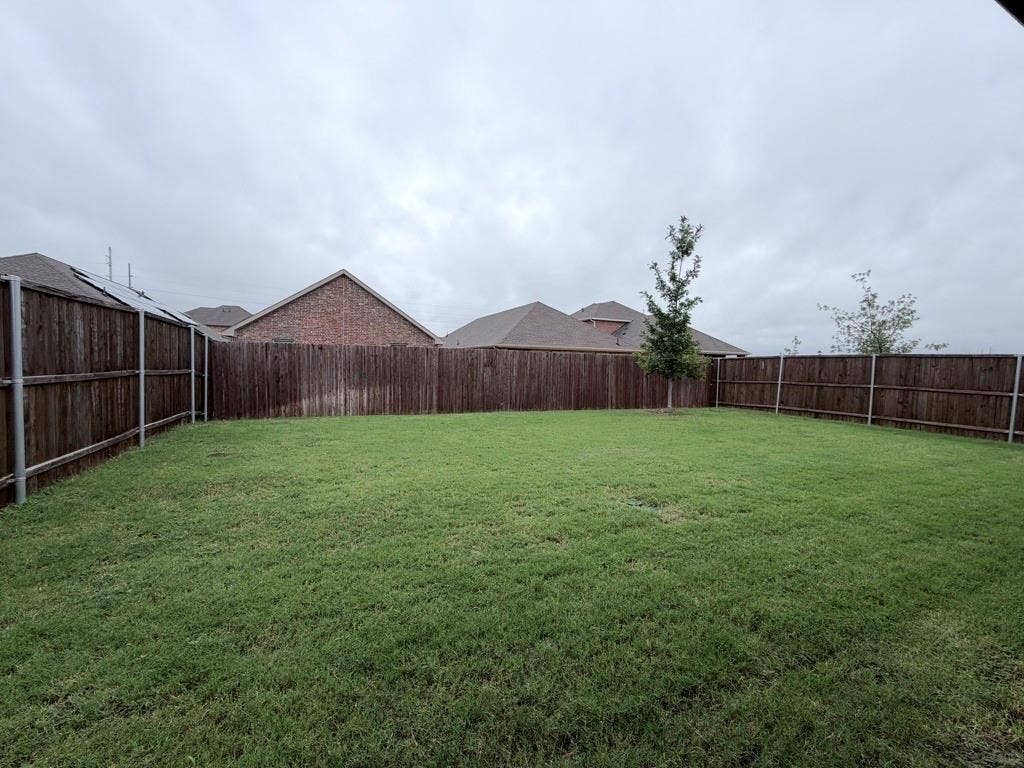 670 Parkside Drive, Lavon, TX 75166 670 Parkside Drive, Lavon, TX 75166