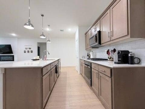 670 Parkside Drive, Lavon, TX 75166 670 Parkside Drive, Lavon, TX 75166
