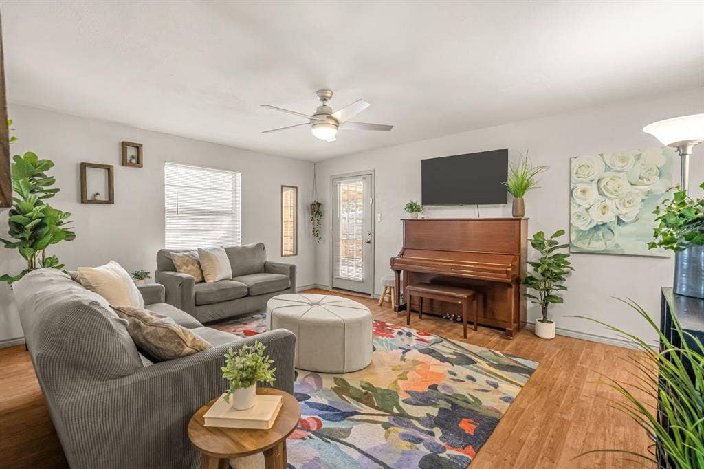 102 Allen Drive, Sanger, TX 76266