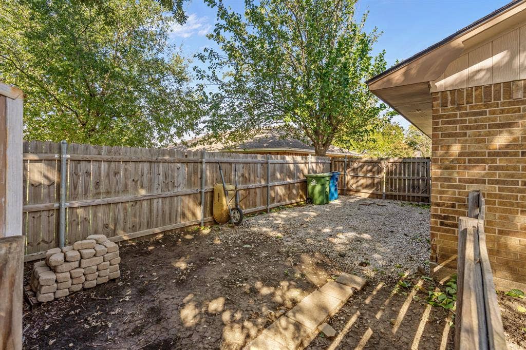 102 Allen Drive, Sanger, TX 76266