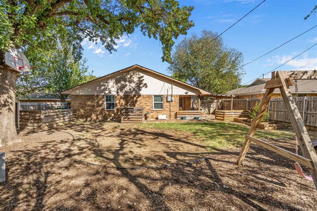 102 Allen Drive, Sanger, TX 76266
