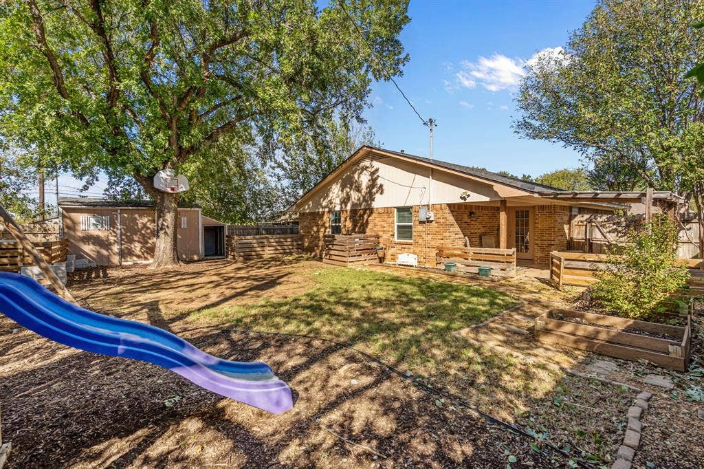 102 Allen Drive, Sanger, TX 76266