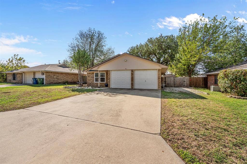 102 Allen Drive, Sanger, TX 76266