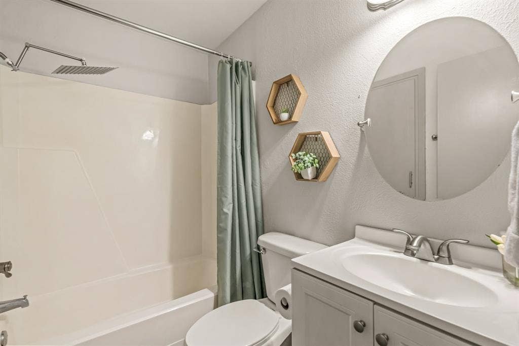 102 Allen Drive, Sanger, TX 76266