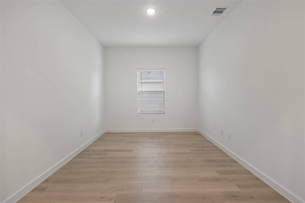 2113 Maple Ridge Drive, Van Alstyne, TX 75495