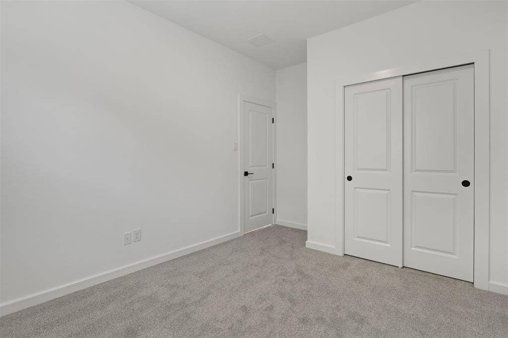 2113 Maple Ridge Drive, Van Alstyne, TX 75495
