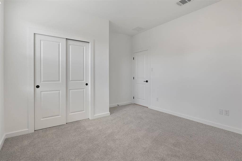 2113 Maple Ridge Drive, Van Alstyne, TX 75495