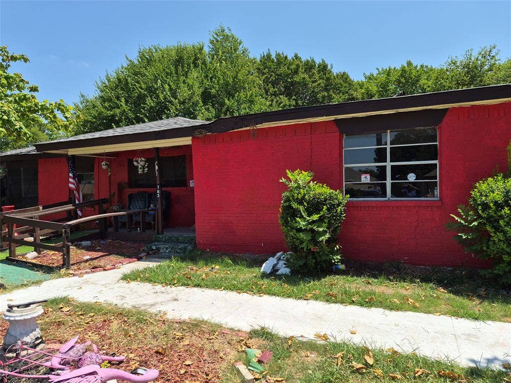 703 Mount Olive Street, Terrell, TX 75160