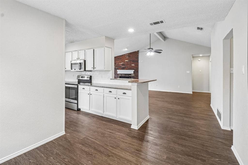 7305 Elizabeth Place, Plano, TX 75025 7305 Elizabeth Place, Plano, TX 75025