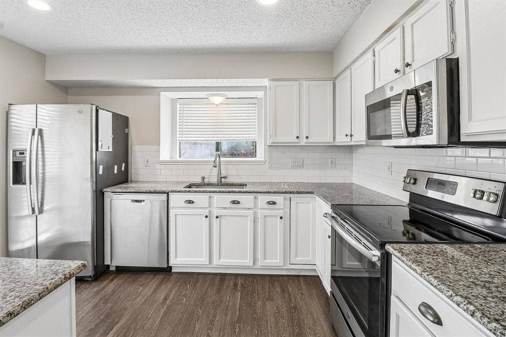 7305 Elizabeth Place, Plano, TX 75025 7305 Elizabeth Place, Plano, TX 75025