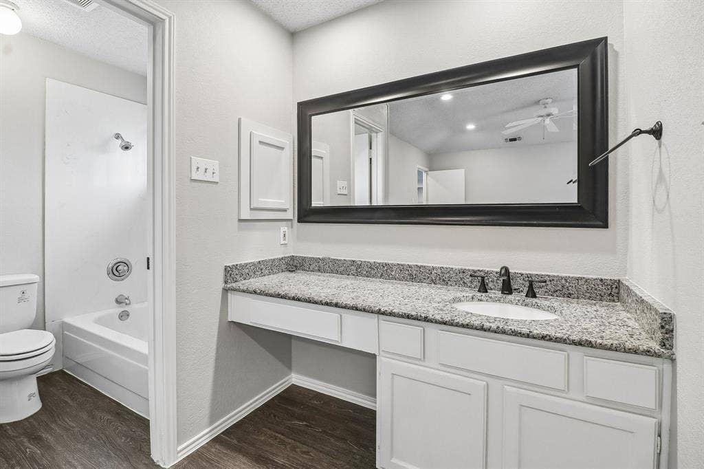 7305 Elizabeth Place, Plano, TX 75025 7305 Elizabeth Place, Plano, TX 75025