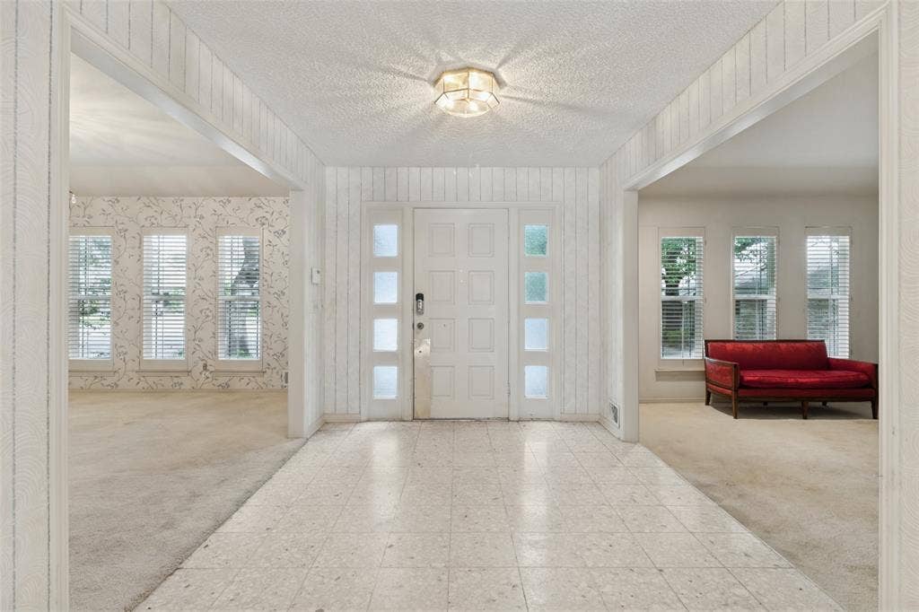 6936 Wildglen Drive, Dallas, TX 75230 Split formals