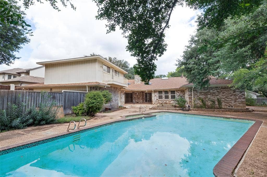 6936 Wildglen Drive, Dallas, TX 75230 Nice covered patio