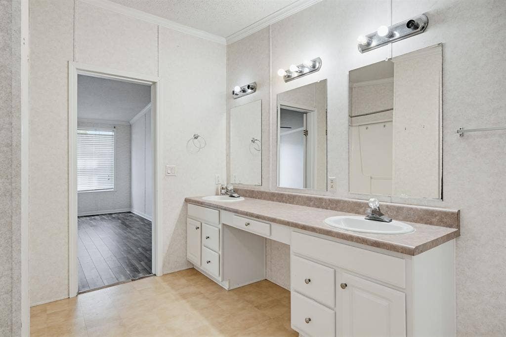9413 Alabama Street, Joshua, TX 76058