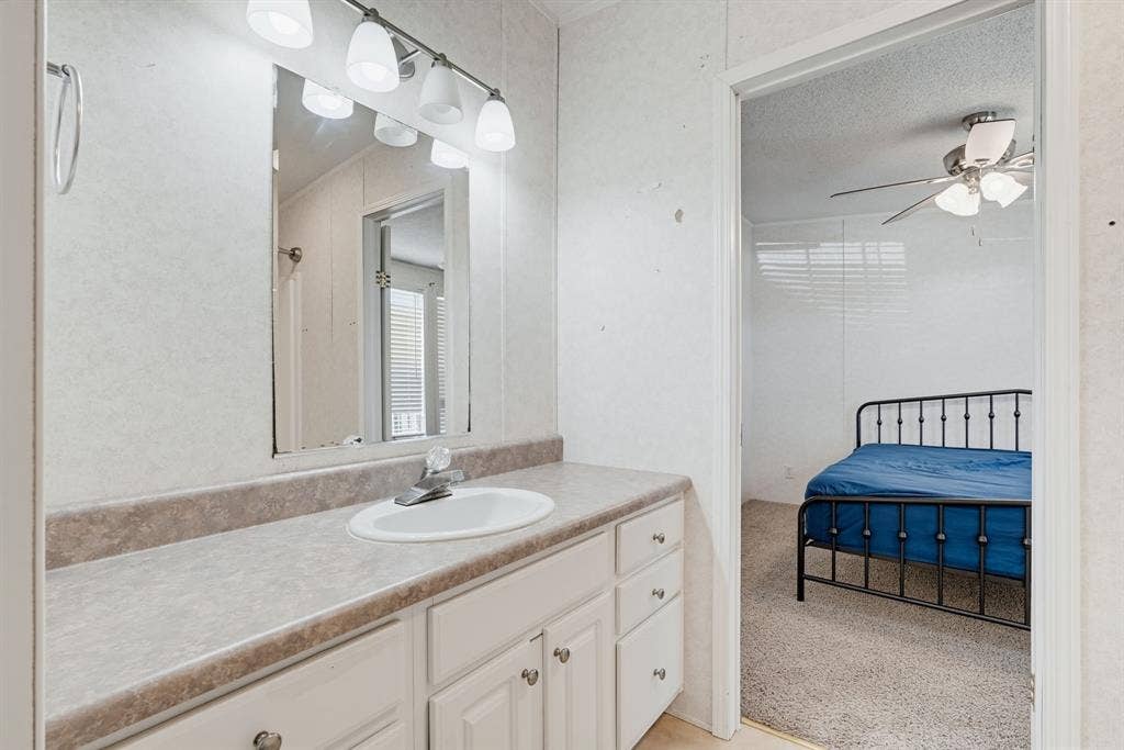9413 Alabama Street, Joshua, TX 76058