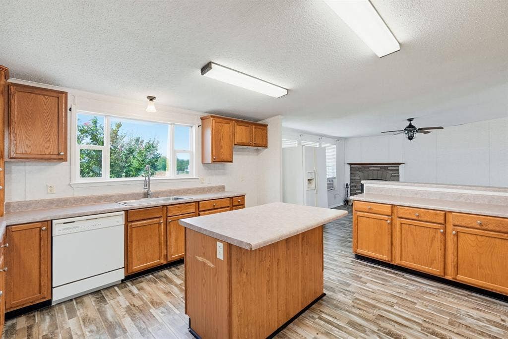 9413 Alabama Street, Joshua, TX 76058
