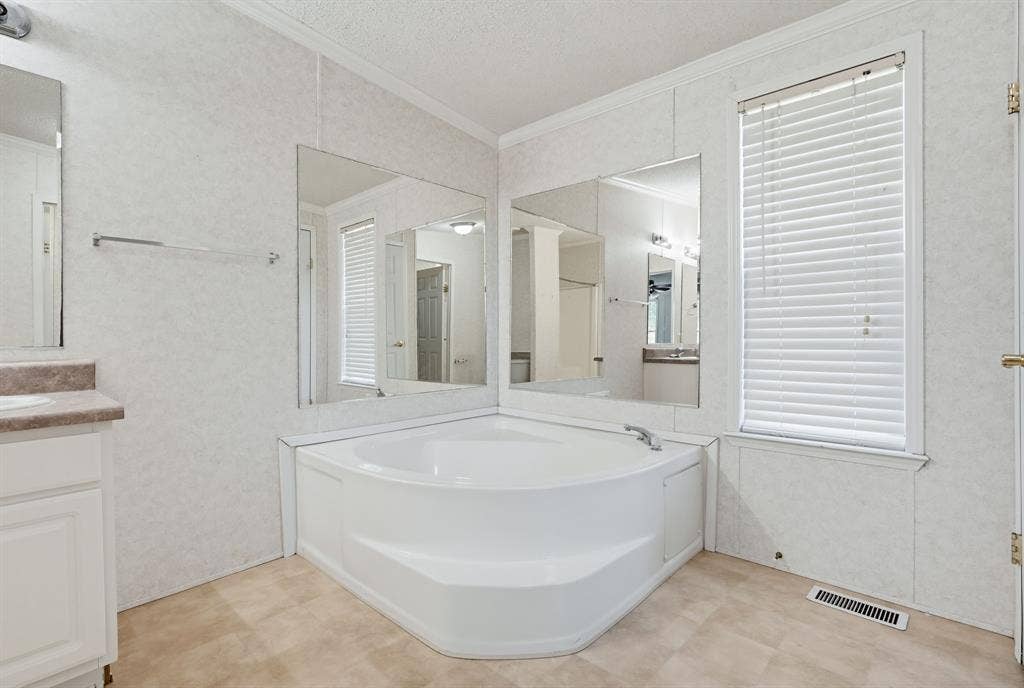 9413 Alabama Street, Joshua, TX 76058