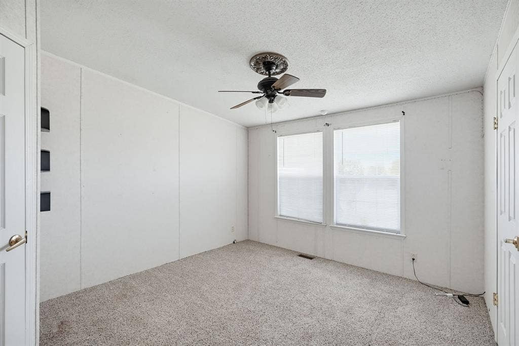 9413 Alabama Street, Joshua, TX 76058