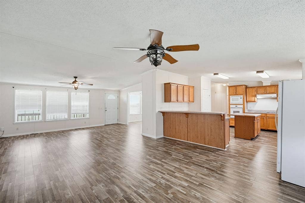 9413 Alabama Street, Joshua, TX 76058