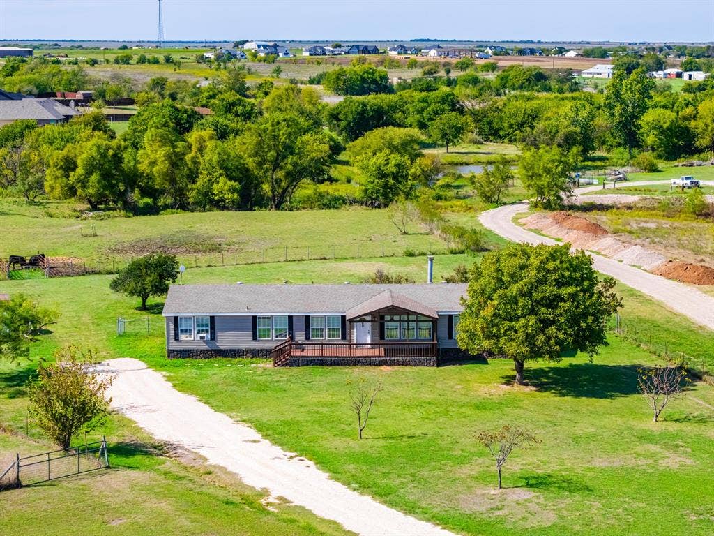 9413 Alabama Street, Joshua, TX 76058