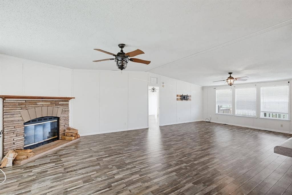 9413 Alabama Street, Joshua, TX 76058