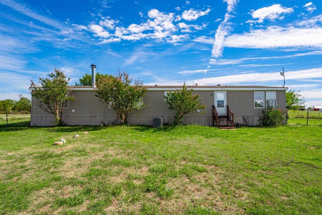 9413 Alabama Street, Joshua, TX 76058