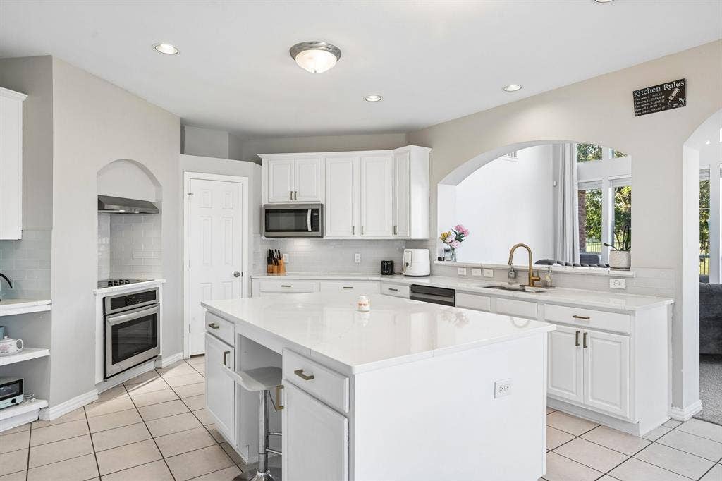 10005 Fairway Vista Drive, Rowlett, TX 75089 10005 Fairway Vista Drive, Rowlett, TX 75089