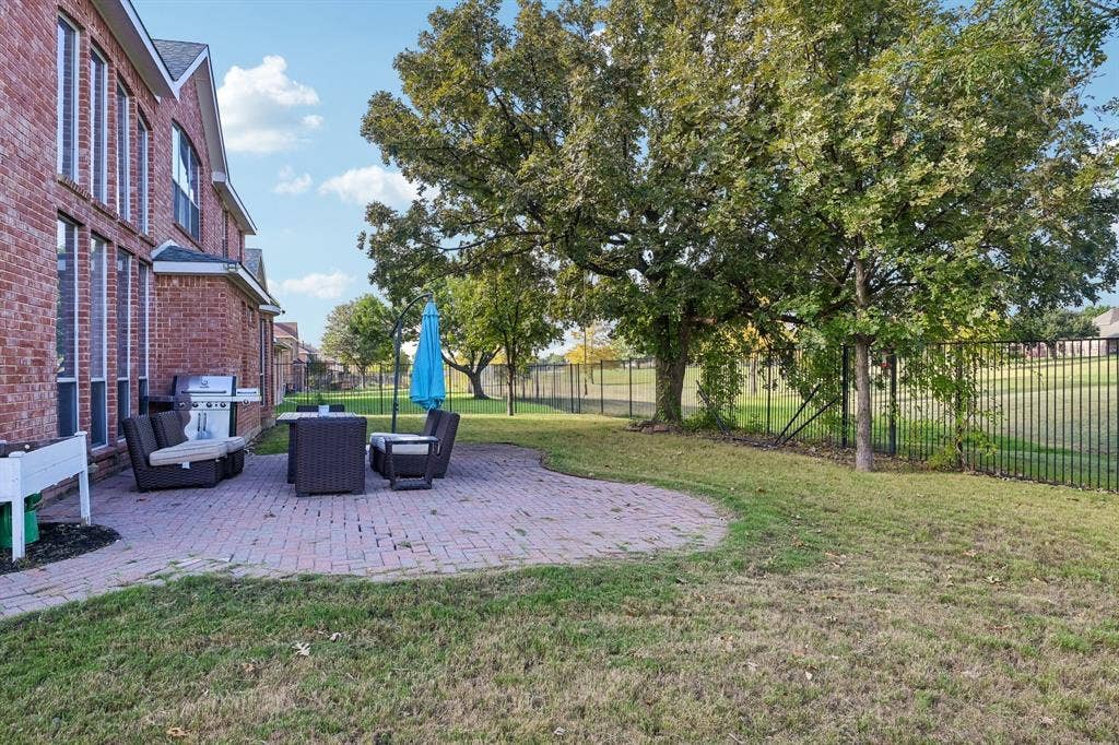 10005 Fairway Vista Drive, Rowlett, TX 75089 Back patio with view of golf course