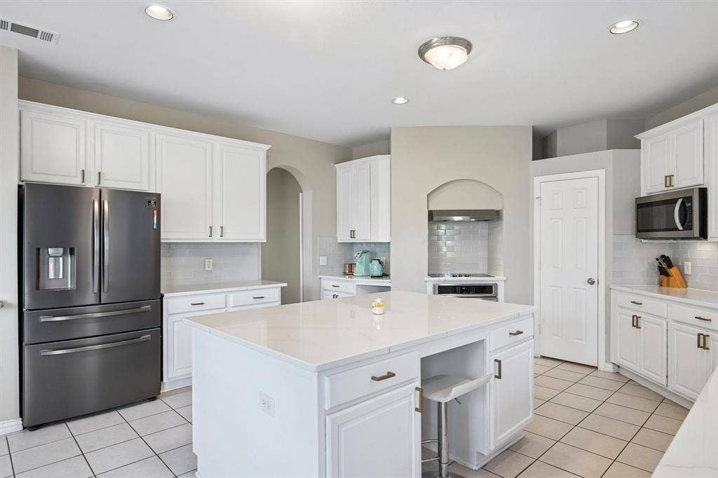 10005 Fairway Vista Drive, Rowlett, TX 75089 10005 Fairway Vista Drive, Rowlett, TX 75089