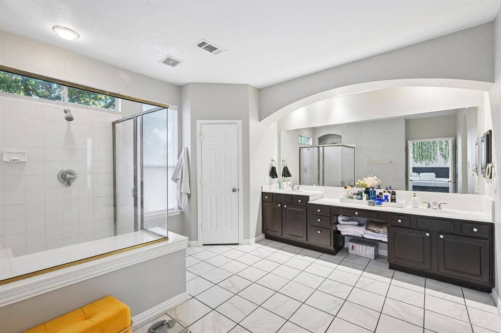 10005 Fairway Vista Drive, Rowlett, TX 75089 Master Bathroom