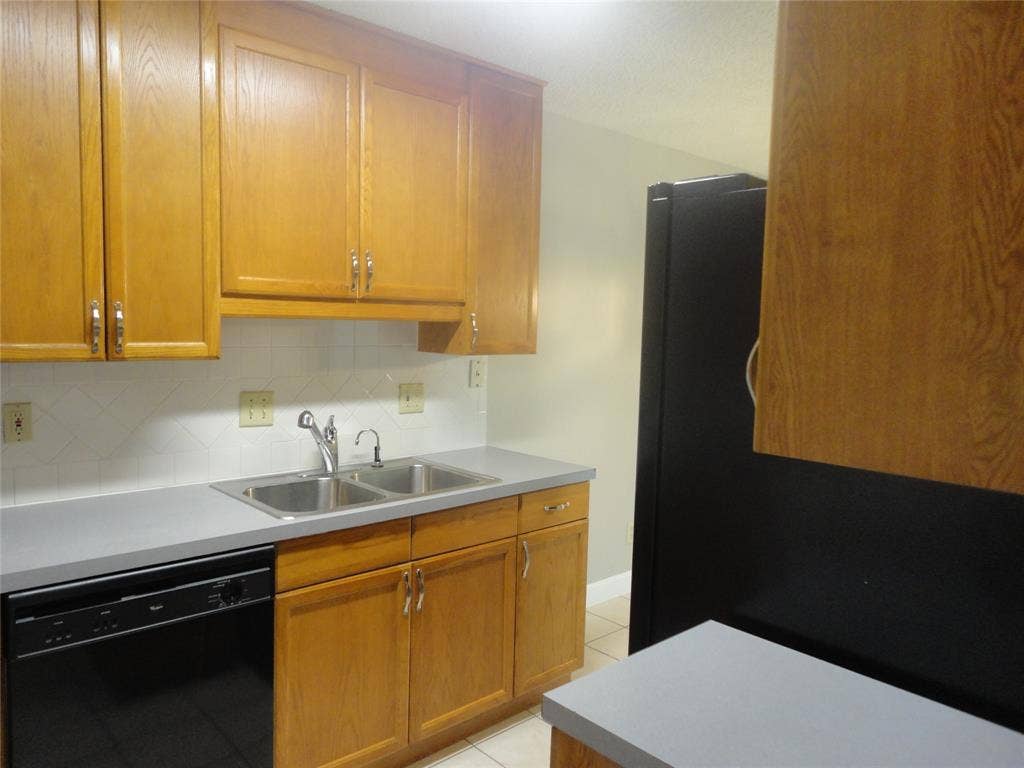 2200 E Trinity Mills Road, #403, Carrollton, TX 75006