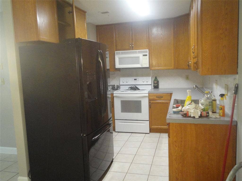 2200 E Trinity Mills Road, #403, Carrollton, TX 75006