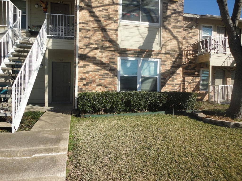 2200 E Trinity Mills Road, #403, Carrollton, TX 75006