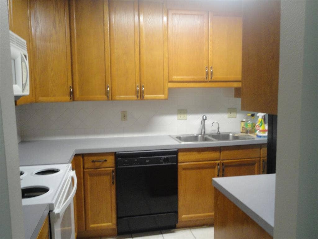 2200 E Trinity Mills Road, #403, Carrollton, TX 75006