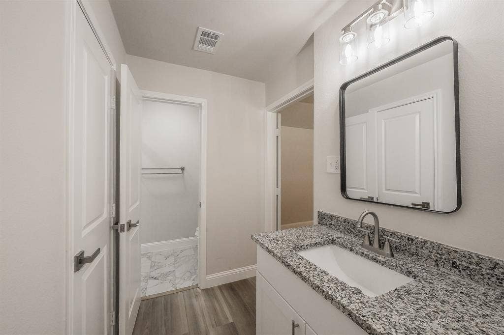 728 Glenhaven Drive, Hurst, TX 76054