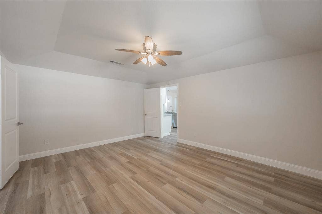 728 Glenhaven Drive, Hurst, TX 76054