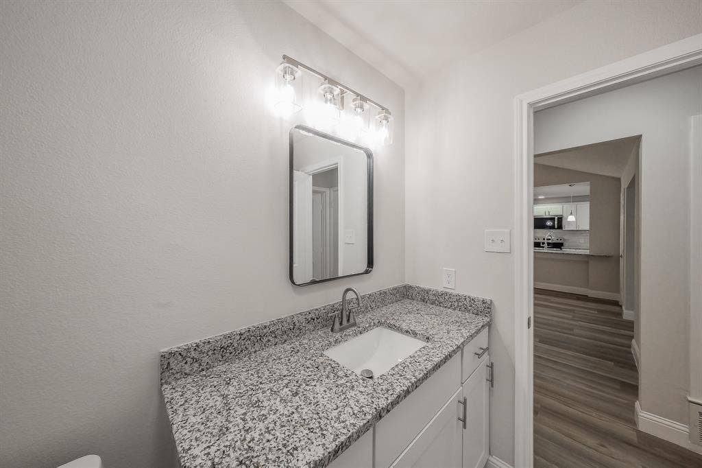 728 Glenhaven Drive, Hurst, TX 76054