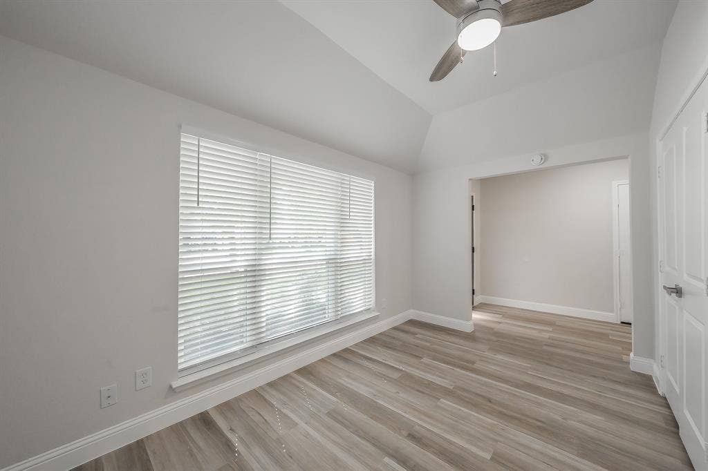 728 Glenhaven Drive, Hurst, TX 76054