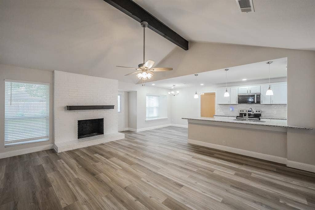 728 Glenhaven Drive, Hurst, TX 76054