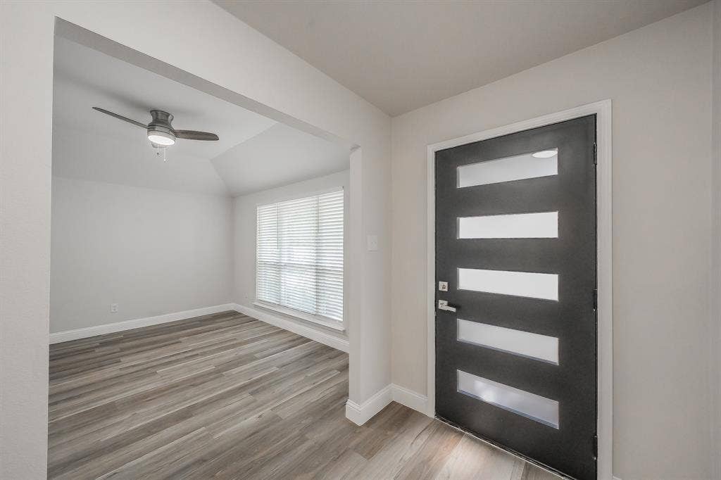 728 Glenhaven Drive, Hurst, TX 76054
